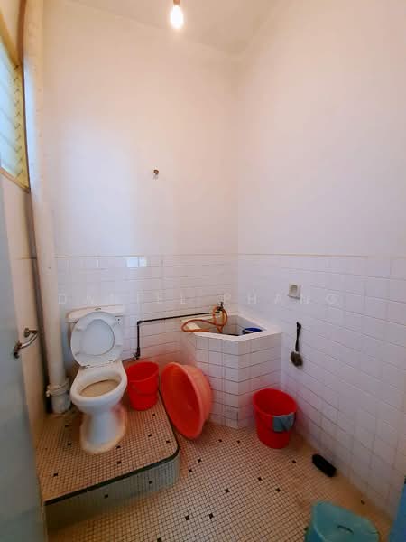 Rumah Berkembar untuk Dijual di Tanjung Tokong (Penang) - Daniel Phang - Bathroom - PropertyGuru.com.my