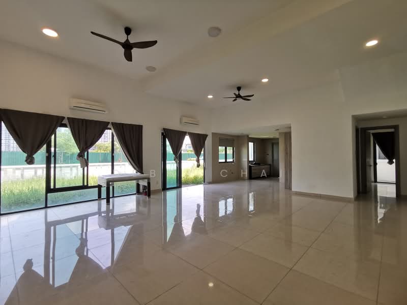 Semi-Detached House for Sale in D'Island (Puchong) - Debby Chai - Living Room - PropertyGuru.com.my