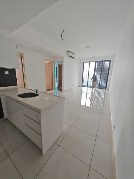 Servis Apartment untuk Dijual di Avara - Ashlee LSS - Living Room - PropertyGuru.com.my