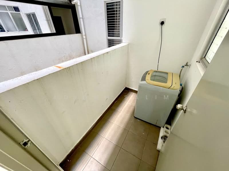 Pangsapuri untuk Dijual di Vista Hijauan - Adibah Salim - Balcony - PropertyGuru.com.my