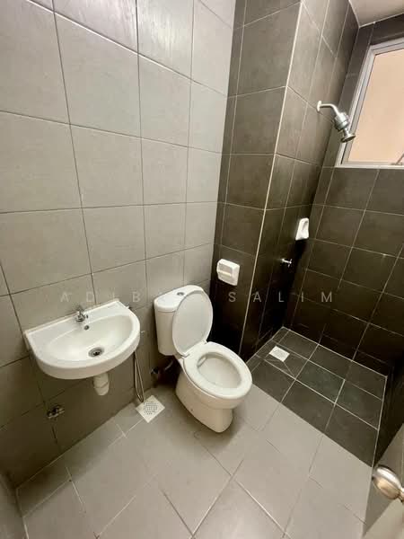 Pangsapuri untuk Dijual di Vista Hijauan - Adibah Salim - Bathroom - PropertyGuru.com.my