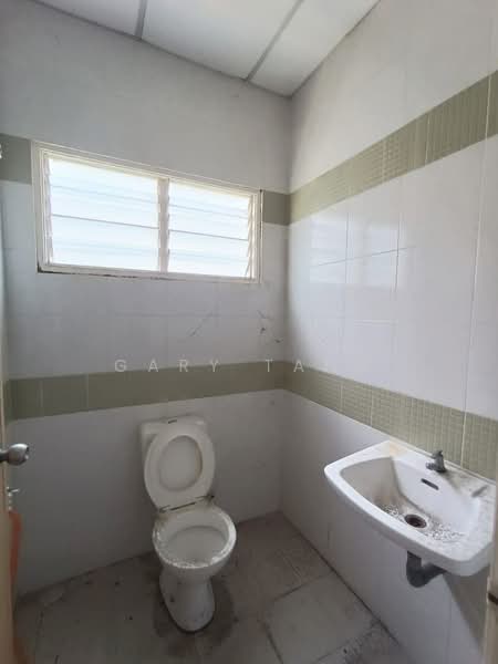 Shop for Sale in Ipoh (Perak) - Gary Tang - Bathroom - PropertyGuru.com.my