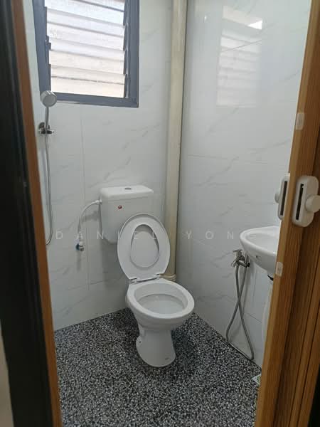 Townhouse for Sale in Taman Pengkalan Barat (Ipoh) - Daniel Yong - Bathroom - PropertyGuru.com.my