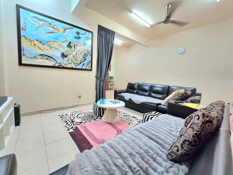 Rumah Teres 2 Tingkat untuk Dijual di Taman Desa Cemerlang (Ulu Tiram) - Tommy Tai - Living Room - PropertyGuru.com.my