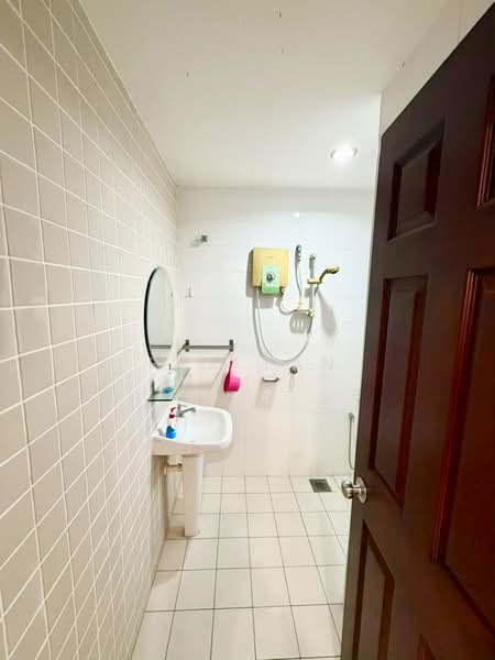 Condominium for Rent at Nadia Parkfront - Rex Tan - Bathroom - PropertyGuru.com.my