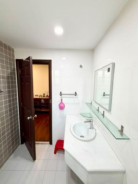 Condominium for Rent at Nadia Parkfront - Rex Tan - Bathroom - PropertyGuru.com.my