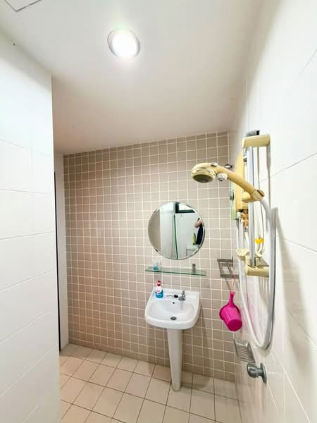 Condominium for Rent at Nadia Parkfront - Rex Tan - Bathroom - PropertyGuru.com.my