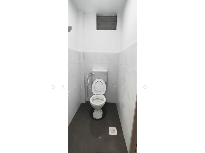 Flat for Sale at Taman Pontian Utama - Daniel Yong - Bathroom - PropertyGuru.com.my