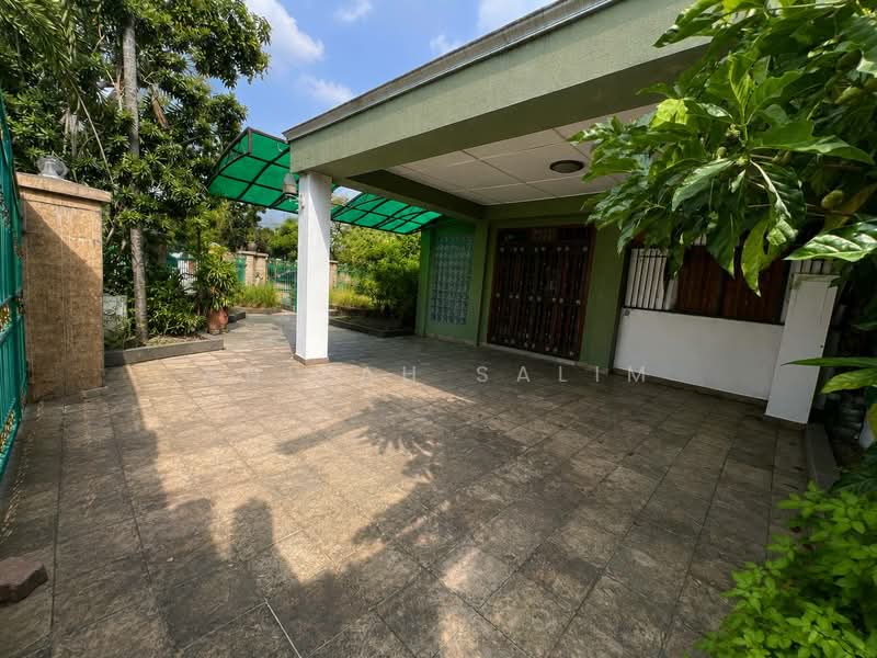 Rumah Teres 2 Tingkat untuk Dijual di Seksyen 13 (Shah Alam) - Adibah Salim - Exterior - PropertyGuru.com.my