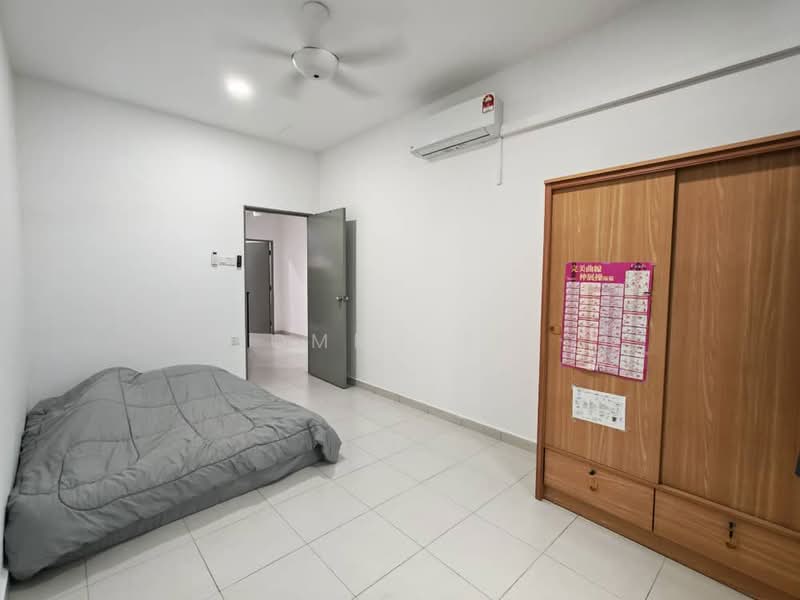 2.5-storey Terraced House for Sale in Taman Scientex Utama (Senai) - Tommy Tai - Bedroom - PropertyGuru.com.my