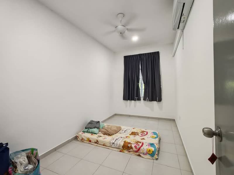 2.5-storey Terraced House for Sale in Taman Scientex Utama (Senai) - Tommy Tai - Bedroom - PropertyGuru.com.my