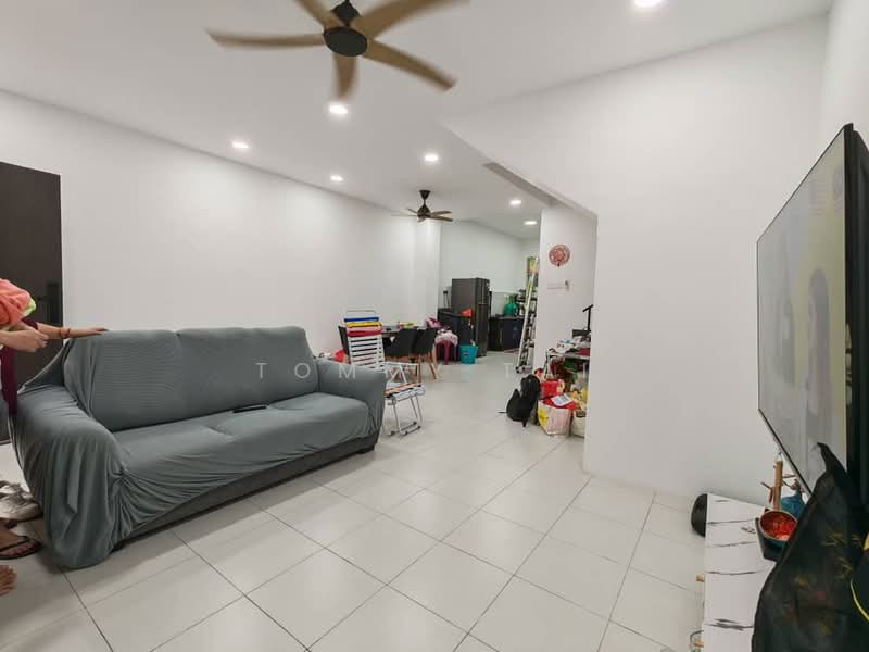 2.5-storey Terraced House for Sale in Taman Scientex Utama (Senai) - Tommy Tai - Living Room - PropertyGuru.com.my