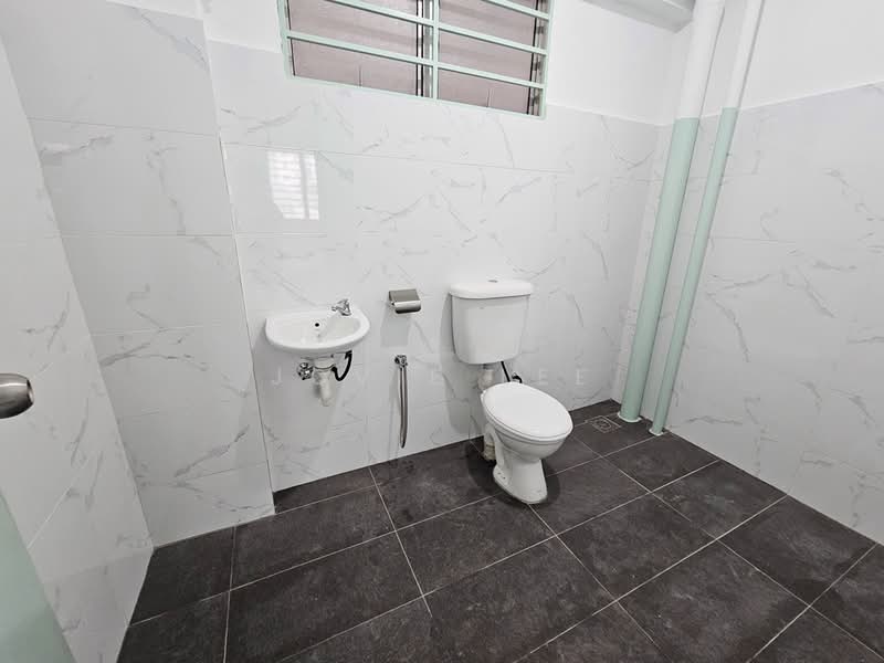 Kondominium untuk Dijual di Casa Villa Condominium - Jovie Lee - Bathroom - PropertyGuru.com.my