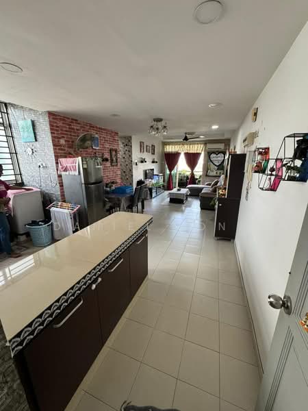 Apartment for Sale at Lake View Suites - Daniel Yong - Living Room - PropertyGuru.com.my