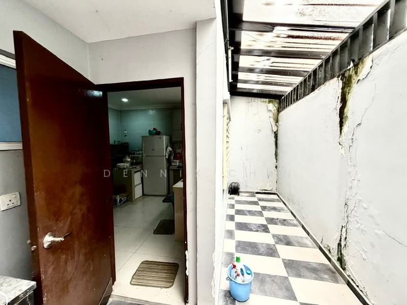 2.5-storey Terraced House for Sale in Bandar Sungai Long (Selangor) - Dennix Chin - Kitchen - PropertyGuru.com.my