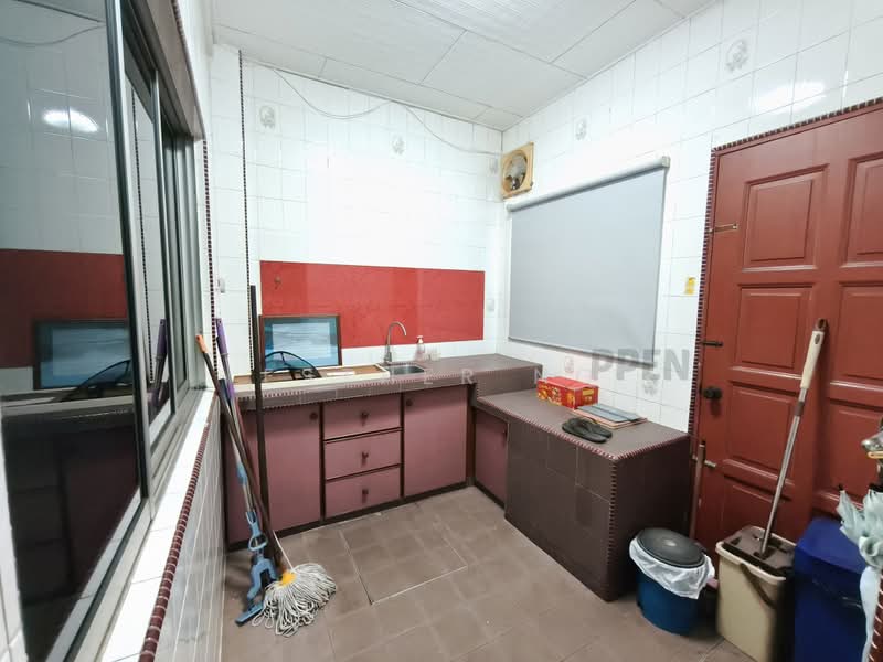 2-storey Terraced House for Sale in Taman Chi Liung (Klang) - Esther Ng - Kitchen - PropertyGuru.com.my