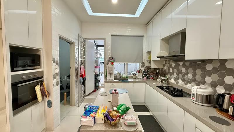 Rumah Teres 2 Tingkat untuk Dijual di D'Kayangan (Shah Alam) - Lukman Hakim - Kitchen - PropertyGuru.com.my