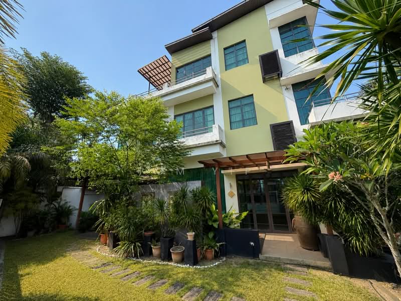 Semi-Detached House for Sale in Bukit Jelutong (Shah Alam) - Tom Yip - Exterior - PropertyGuru.com.my
