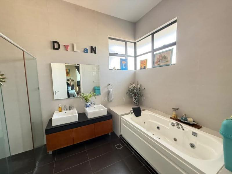 Semi-Detached House for Sale in Bukit Jelutong (Shah Alam) - Tom Yip - Bathroom - PropertyGuru.com.my