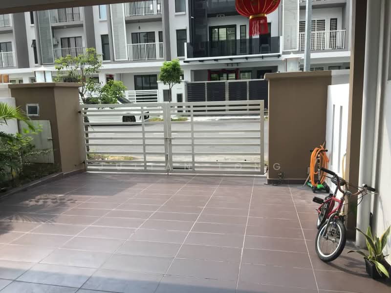 Rumah Teres 2.5 Tingkat untuk Dijual di Abadi Heights (Puchong) - Julian Tong - Exterior - PropertyGuru.com.my