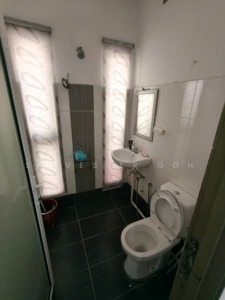 Rumah Teres 2 Tingkat untuk Disewa di Seksyen 2 Bandar Baru Bangi (Bandar Baru Bangi) - Sylvester Goh - Bathroom - PropertyGuru.com.my