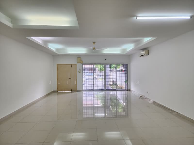 2-storey Terraced House for Sale in Bandar Nusaputra (Puchong) - Julian Tong - Living Room - PropertyGuru.com.my