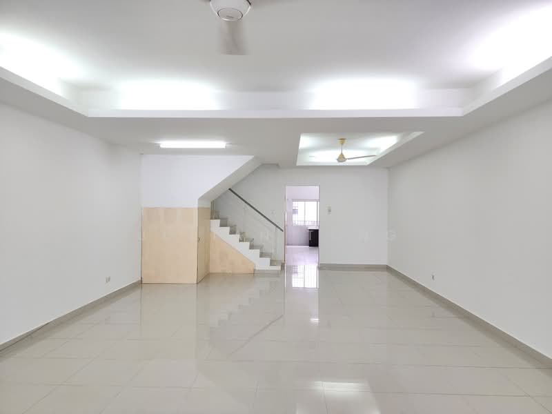 2-storey Terraced House for Sale in Bandar Nusaputra (Puchong) - Julian Tong - Living Room - PropertyGuru.com.my