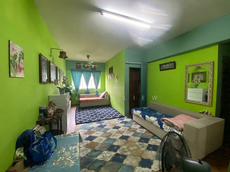 Pangsapuri untuk Dijual di Sri Ros Apartment - Keith Liew - Living Room - PropertyGuru.com.my