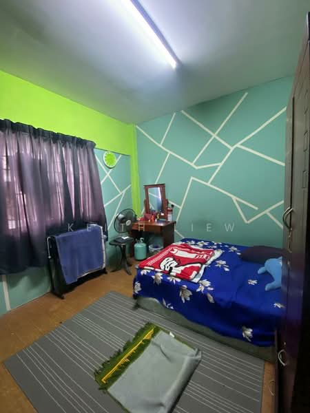 Pangsapuri untuk Dijual di Sri Ros Apartment - Keith Liew - Bedroom - PropertyGuru.com.my