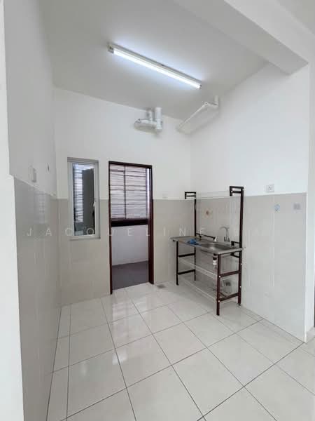 Kediaman Servis untuk Disewa di Ascotte Boulevard - Jacqueline San - Kitchen - PropertyGuru.com.my
