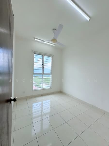 Kediaman Servis untuk Disewa di Ascotte Boulevard - Jacqueline San - Third Bedroom - PropertyGuru.com.my