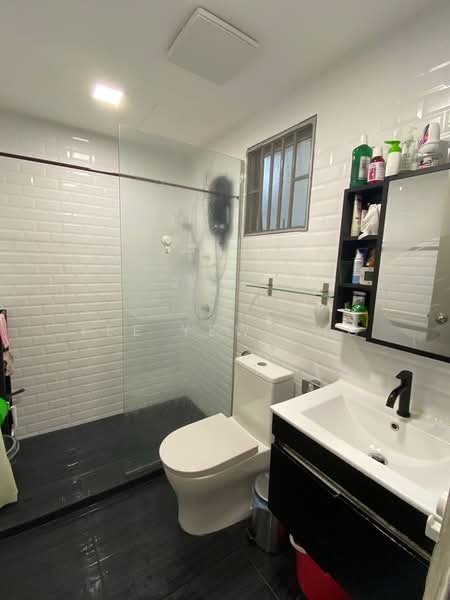 Kondominium untuk Dijual di Green Avenue Condominium - Yee Yew Kho - Bathroom - PropertyGuru.com.my