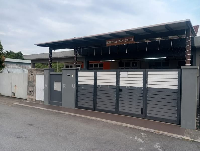 1-storey Terraced House for Sale in Telok Kemang (Negeri Sembilan) - Azrul Othman - Exterior - PropertyGuru.com.my