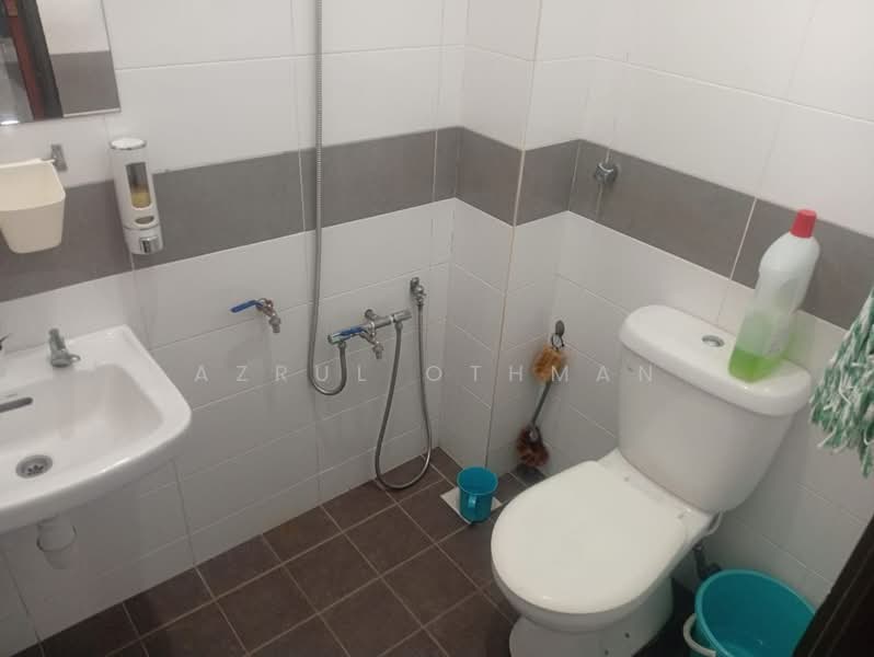 1-storey Terraced House for Sale in Telok Kemang (Negeri Sembilan) - Azrul Othman - Bathroom - PropertyGuru.com.my