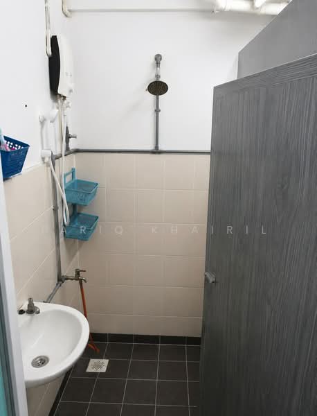 Pangsapuri untuk Dijual di Bayu Nyaman - Fariq Khairil - Bathroom - PropertyGuru.com.my