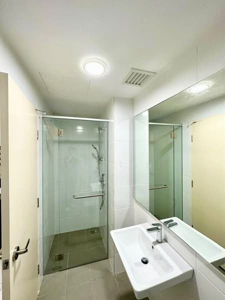 Servis Apartment untuk Disewa di Parc 3 - Rex Tan - Bathroom - PropertyGuru.com.my