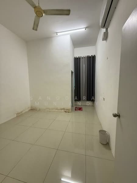 Rumah Berkembar untuk Dijual di Lunas (Kedah) - Sanggaran Muniandy - Bedroom - PropertyGuru.com.my