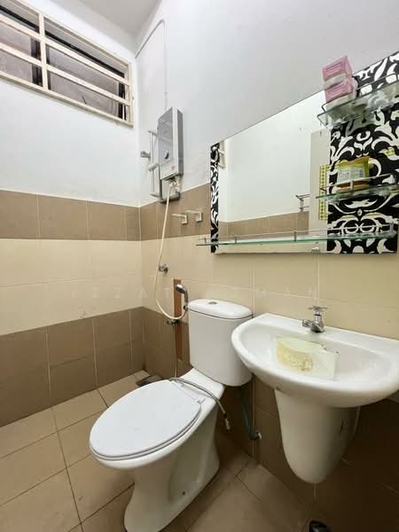 2-storey Terraced House for Sale in Bandar Damansara Kuantan (Sungai Karang) - Izzat Azman - Bathroom - PropertyGuru.com.my