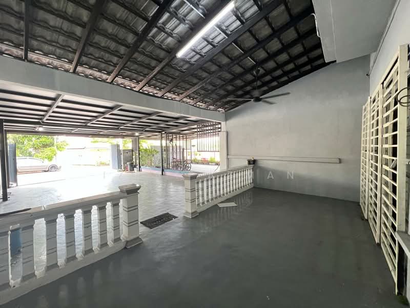 2-storey Terraced House for Sale in Bandar Damansara Kuantan (Sungai Karang) - Izzat Azman - Exterior - PropertyGuru.com.my