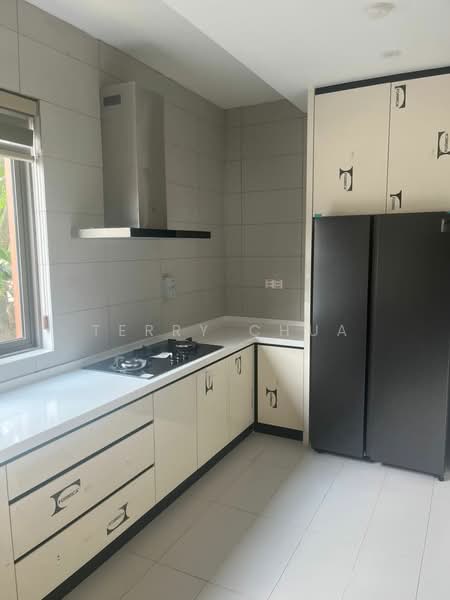 Rumah Teres 4.5 Tingkat untuk Dijual di Kampung Sungai Kayu Ara (Petaling Jaya) - Terry Chua - Kitchen - PropertyGuru.com.my