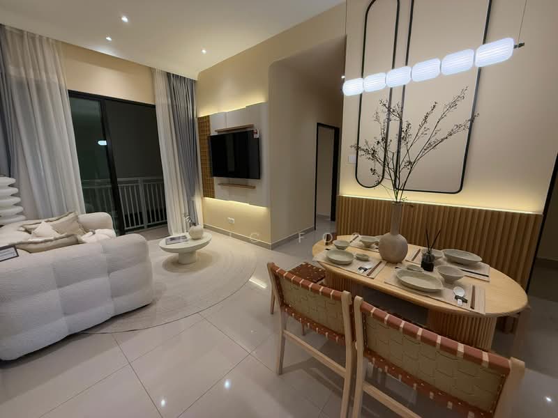 Pangsapuri untuk Dijual di Pinegate Residency Project~Kimlun Land - Eric Foo - Living Room - PropertyGuru.com.my