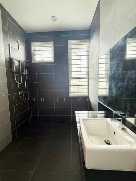 Rumah Teres untuk Dijual di Johor Bahru (Johor) - Julie Yew - Bathroom - PropertyGuru.com.my
