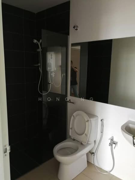 Servis Apartment untuk Disewa di Paramount Utropolis - Hong Ng - Bathroom - PropertyGuru.com.my
