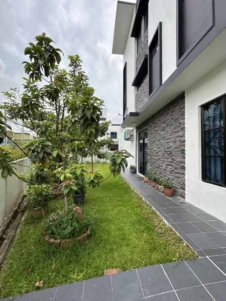 Rumah Teres 3-Tingkat untuk Dijual di Taman Putra Pogun (Kota Kinabalu) - Zoey Liau - PropertyGuru.com.my