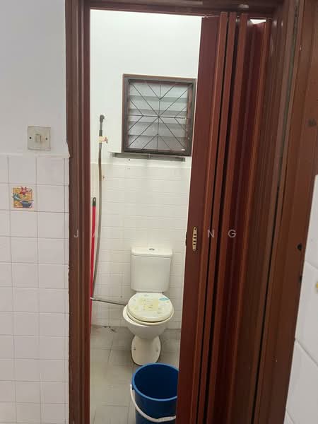 Rumah Teres 2 Tingkat untuk Dijual di Taman Johor Jaya (Johor Bahru) - Jayden Ng - Bathroom - PropertyGuru.com.my