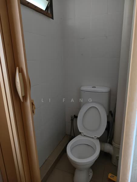 Pangsapuri untuk Dijual di Sri Aman Block C (Sri Aman Block 1 & 3) - Li Fang - Bathroom - PropertyGuru.com.my