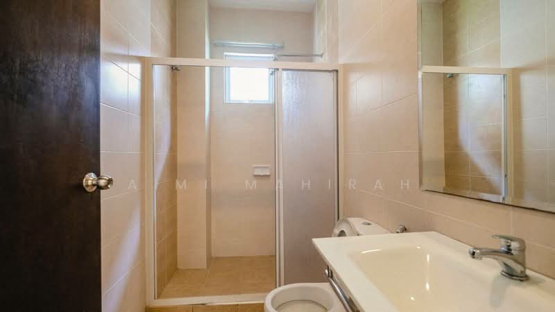 Semi-Detached House for Sale in Ampang Jaya (Ampang) - Aimi Mahirah - Bathroom - PropertyGuru.com.my