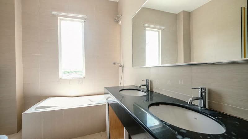 Semi-Detached House for Sale in Ampang Jaya (Ampang) - Aimi Mahirah - Bathroom - PropertyGuru.com.my