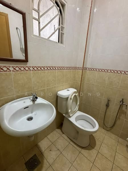 2-storey Terraced House for Sale in Taman Bukit Permai (Ampang) - Aaron Yong - Bathroom - PropertyGuru.com.my