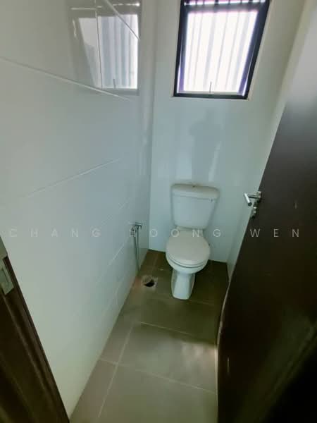 Shop / Office for Rent in Bukit Pelali (Pengerang) - Chang Hoong Wen - Bathroom - PropertyGuru.com.my